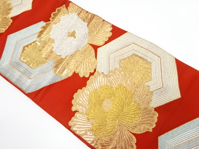 アンティーク　重ね亀甲に牡丹模様織り出し袋帯（着用可）